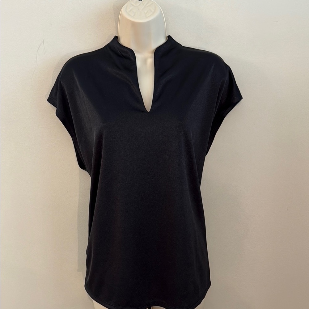 Tahari Black Split V-Notch Cap Sleeve Blouse with Satin Feel Size Large